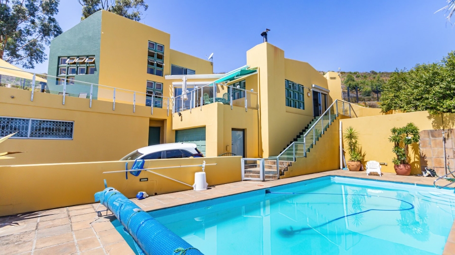 4 Bedroom Property for Sale in Rome Glen Western Cape